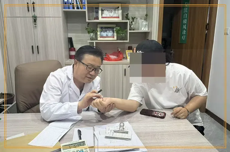 孩子脸上白一块是怎么回事