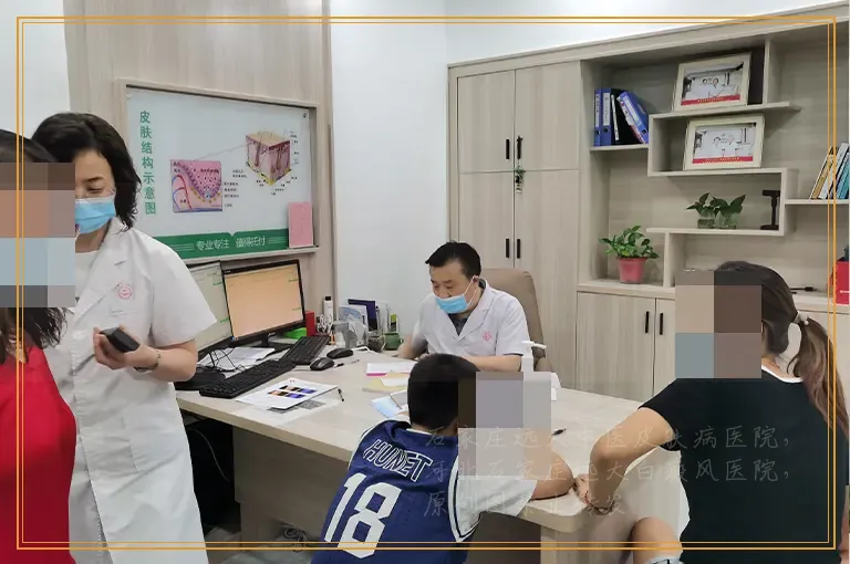 白癜风激光后出现小黑点怎么回事