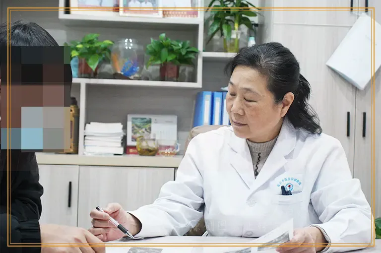 白斑照wood灯蓝白色属于什么阶段